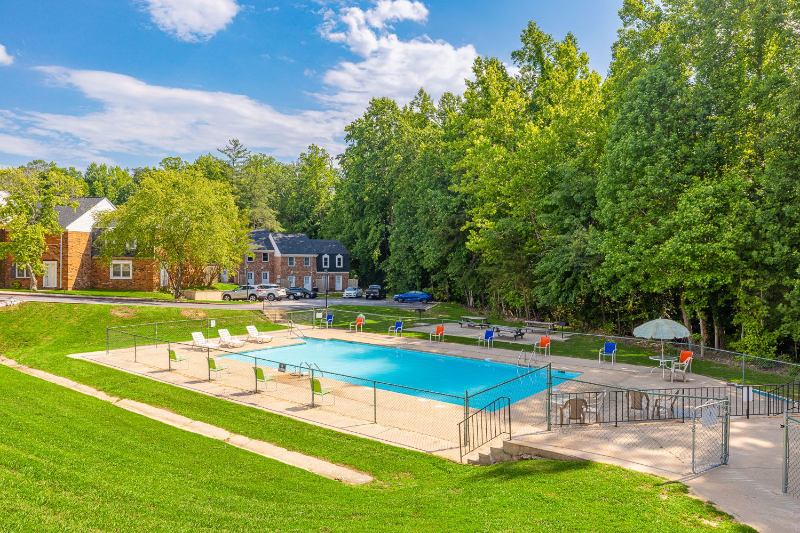 Primary Photo - 411 Hermitage Dr