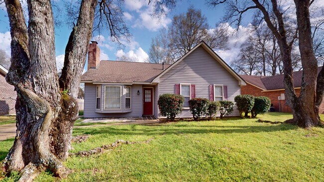 Building Photo - Lovely 4 bedroom, 2 bath home in Overlook