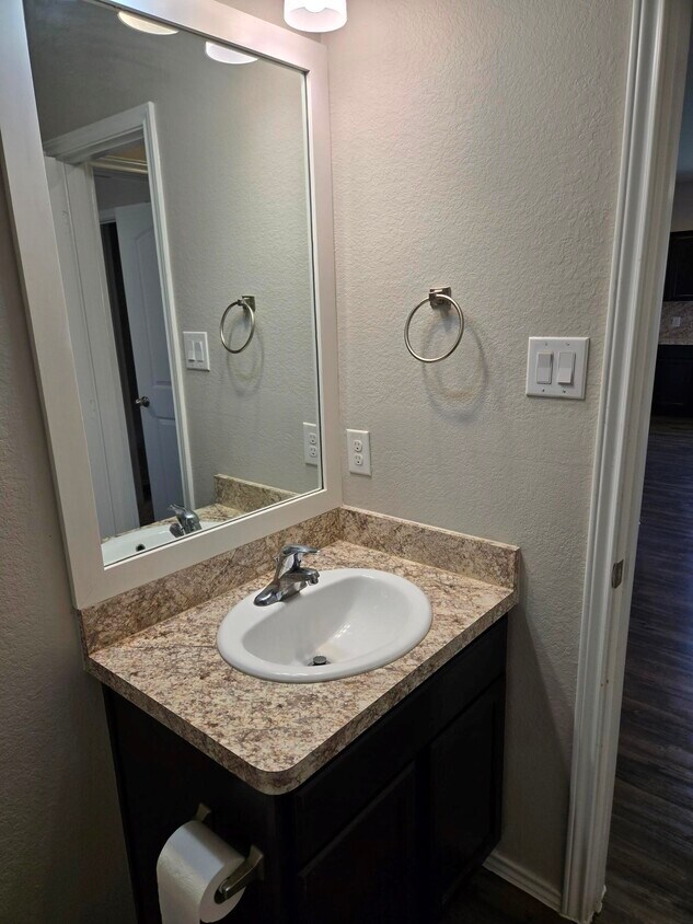 Foto del edificio - 5640 Rainflower Terrace Ln