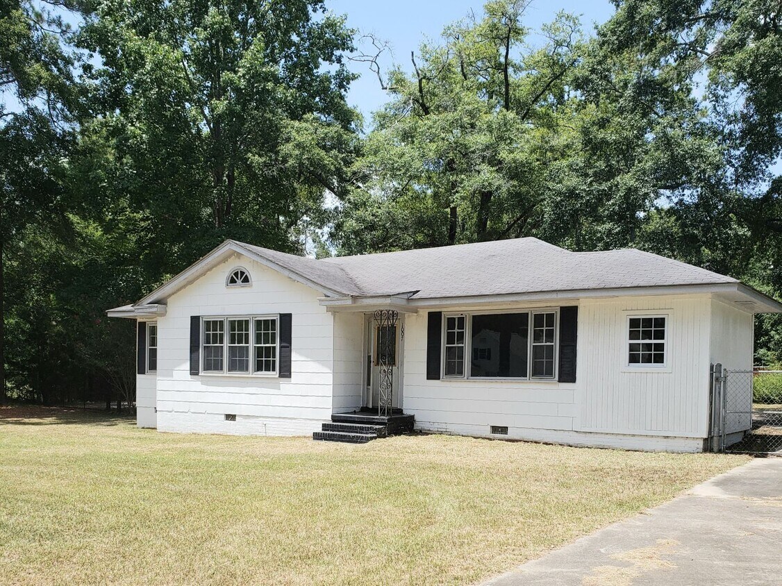 1007 W Moore St, Dublin, GA 31021 House Rental in Dublin, GA