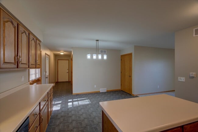 Building Photo - 4348 Hoepker Rd