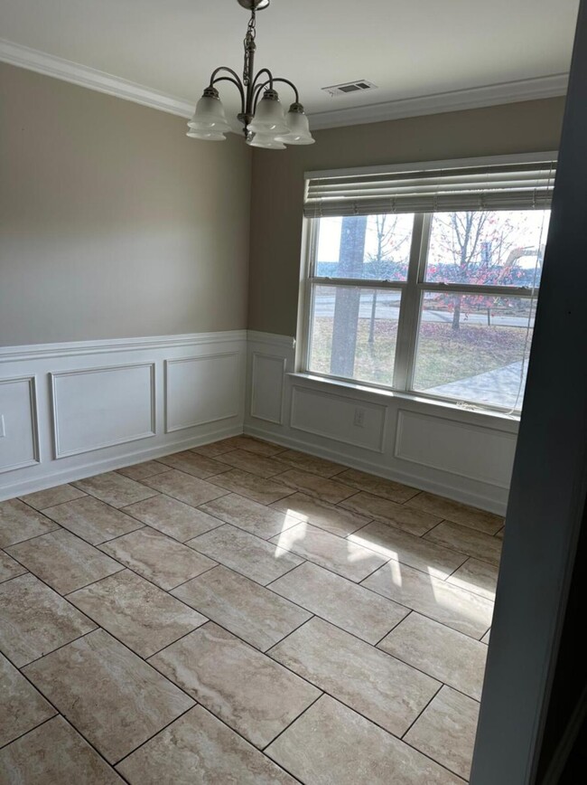 Building Photo - Bellvue Drive 14 (4 units)