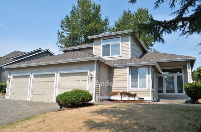 Primary Photo - Gorgeous 4 Bedroom Home with Three-Car Garage