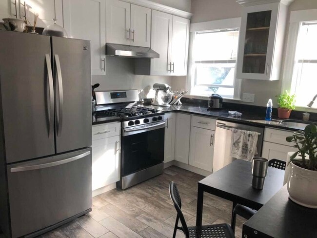 Building Photo - 104 Bowdoin St