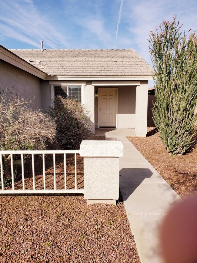 Foto del edificio - COMING SOON! 3 bedroom &2 bathroom House in Avondale!