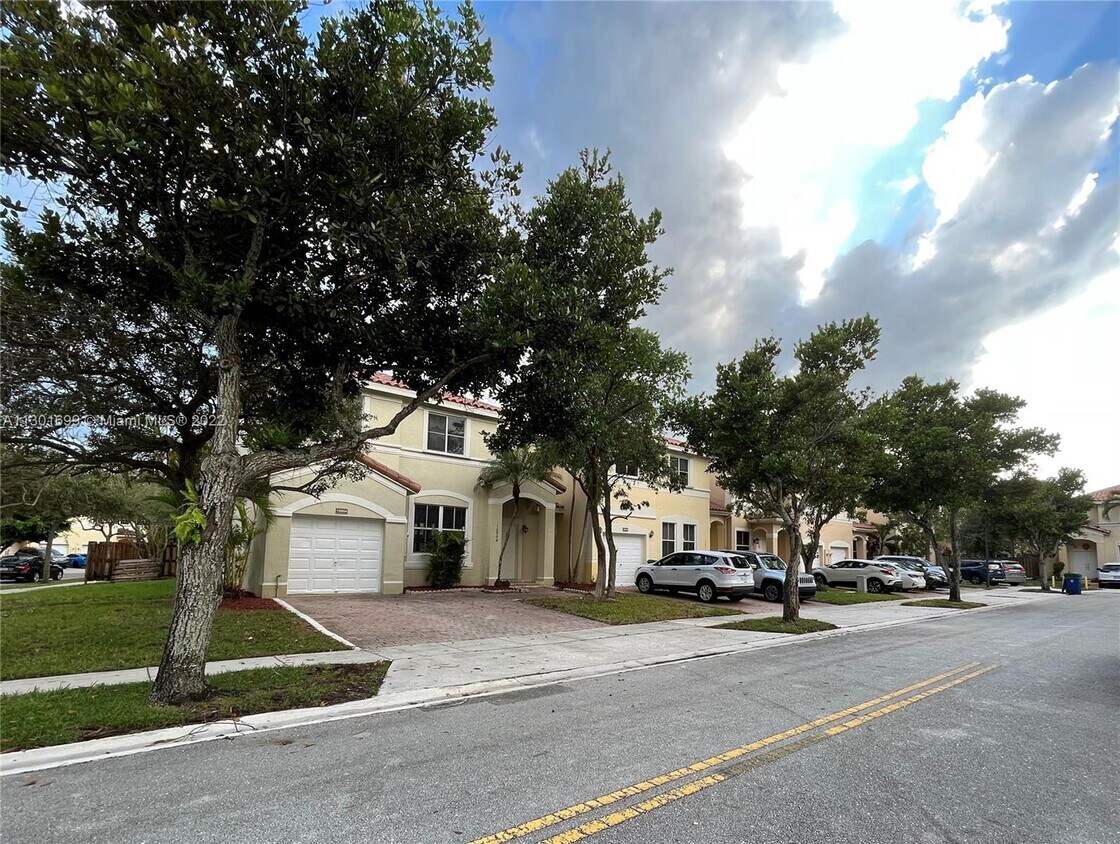16904 SW 35th St, Miramar, FL 33027 Townhouse for Rent in Miramar, FL