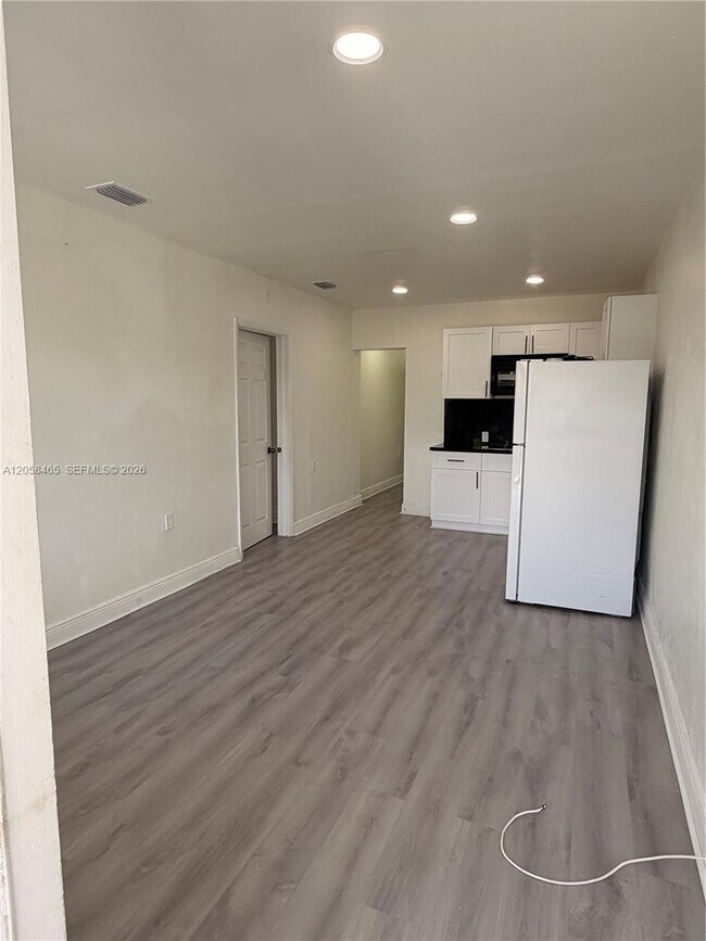 Foto del edificio - 3115 SW 18th St