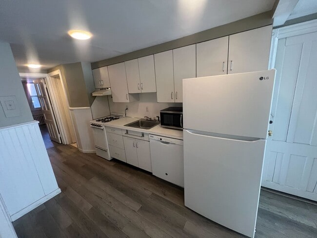 Building Photo - 405 Hamilton St