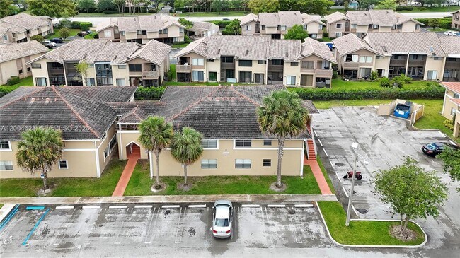 Foto del edificio - 9964 Twin Lakes Dr