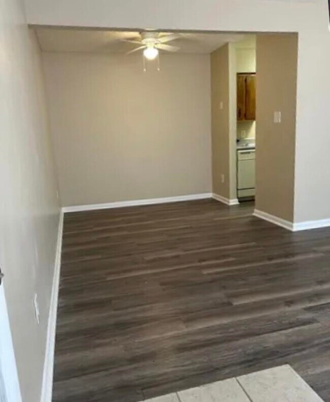 Foto del edificio - 615 Carter Ln