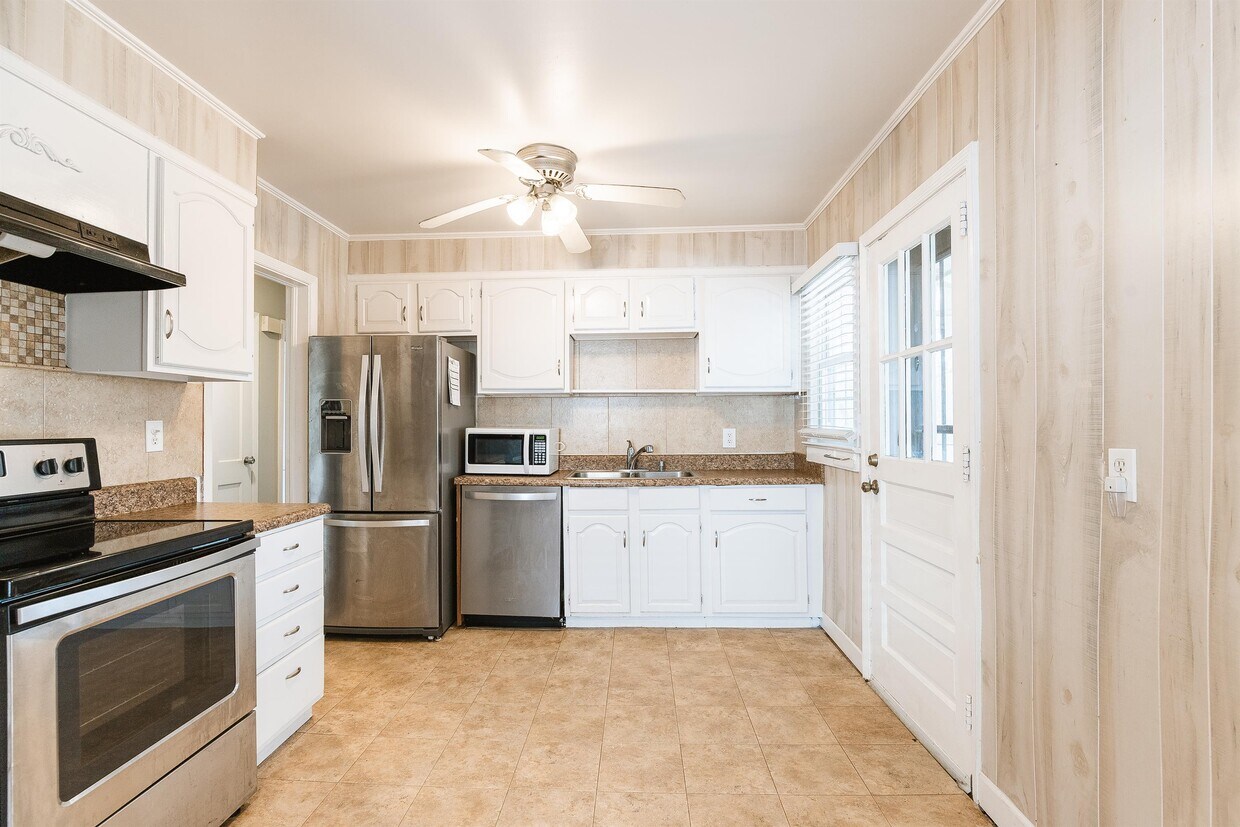 202 W Decatur St, Greenville, SC 29617 House Rental in Greenville, SC