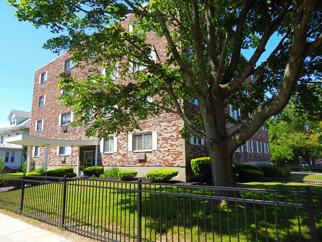 Foto del edificio - 28 Wollaston Ave