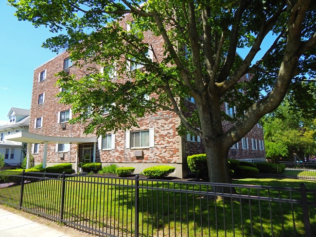 Building Photo - 28 Wollaston Ave