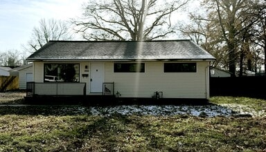 Building Photo - 2101 Cass Ave