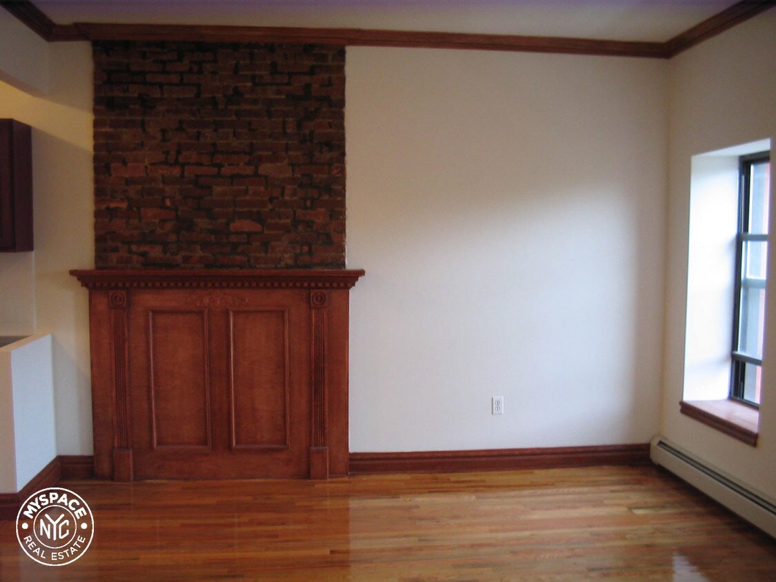 Building Photo - 264 Saint James Pl