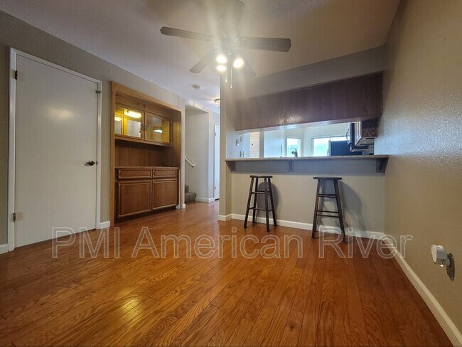 Foto del edificio - 8067 Briar Ridge Ln