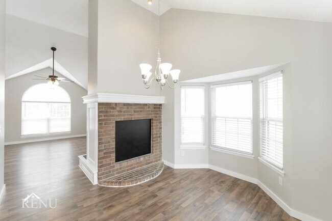 Building Photo - 112 E Remington Terrace