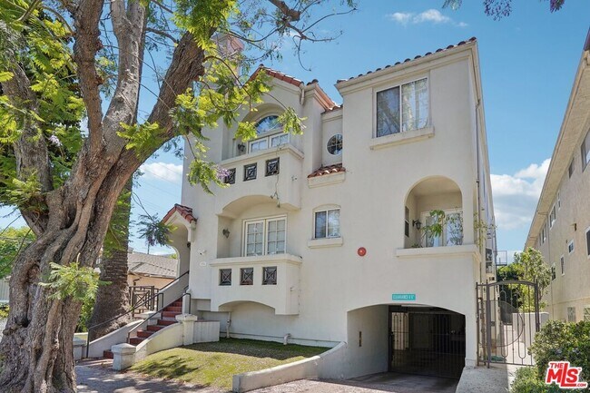 Foto del edificio - 1751 Barry Ave