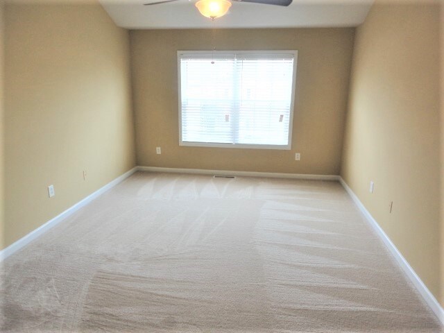 Foto del edificio - 5950 Hickory Springs Drive
