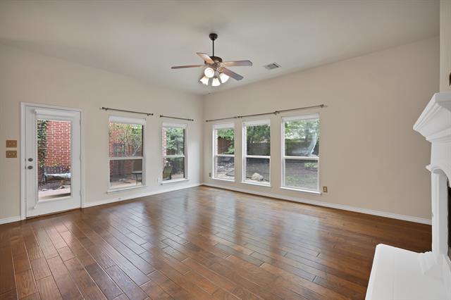 Foto del edificio - 9405 National Pines Dr