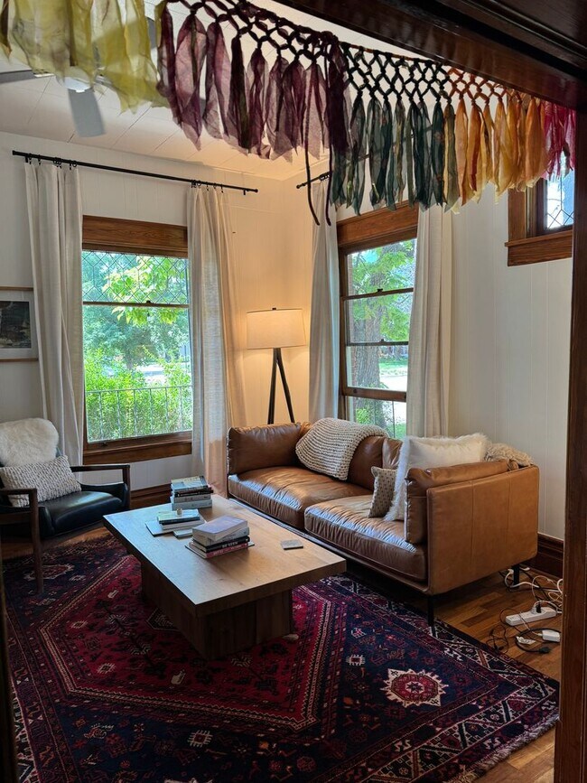 Foto del edificio - Sunny Whittier Neighborhood 1Bd+ in Victor...