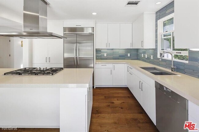 Foto del edificio - 4 br, 2.5 bath House - 1781 Kelton Ave
