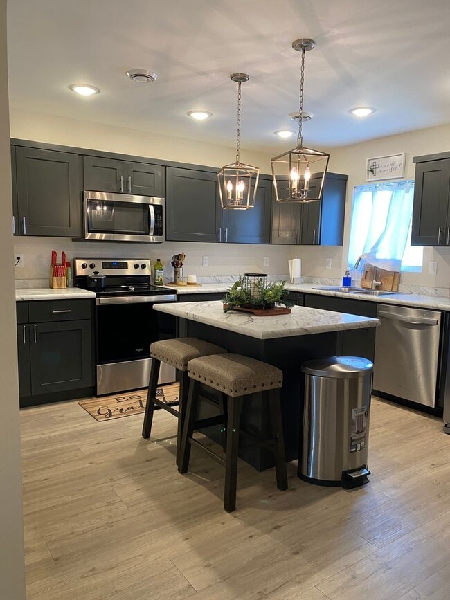 Building Photo - Townhouse for Rent - Thames Ct. 4 Bedroom 3 1/2 baths