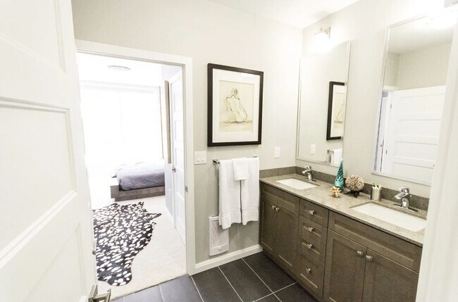 Photo du bâtiment - 940 On The Park - Luxury Rentals