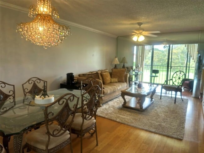 Building Photo - 7847 Golf Cir Dr