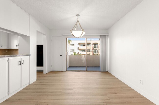 Foto del edificio - Beverly Apartments