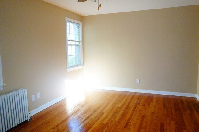 Foto del edificio - 8007 Garland Ave