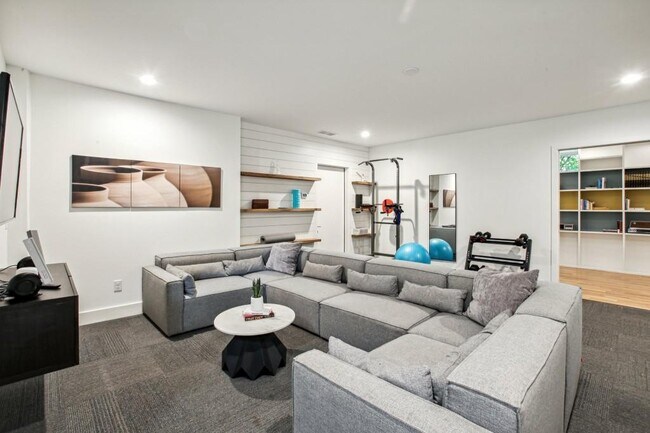 Foto del edificio - 608 McGruder St NE