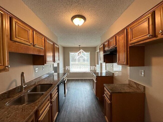 Building Photo - 4105 Meadow Creek Rd