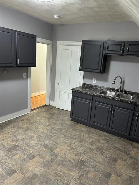 Building Photo - 483 Pontiac Ave