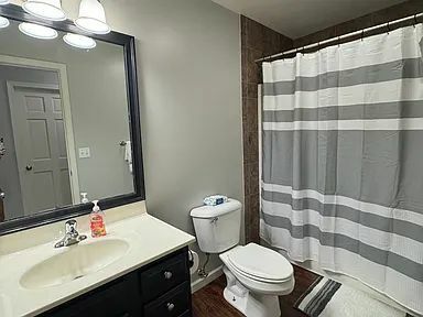 Foto del edificio - 722 Woodridge Dr
