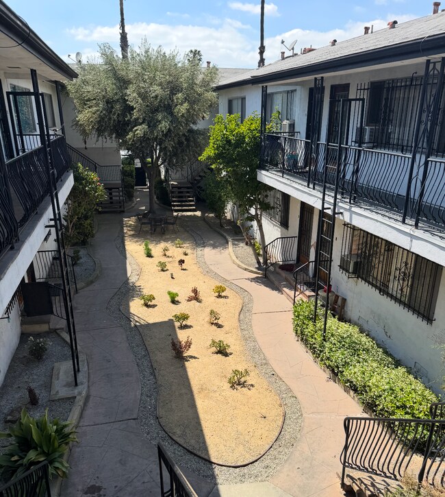 Foto del edificio - 902 Cedar Ave