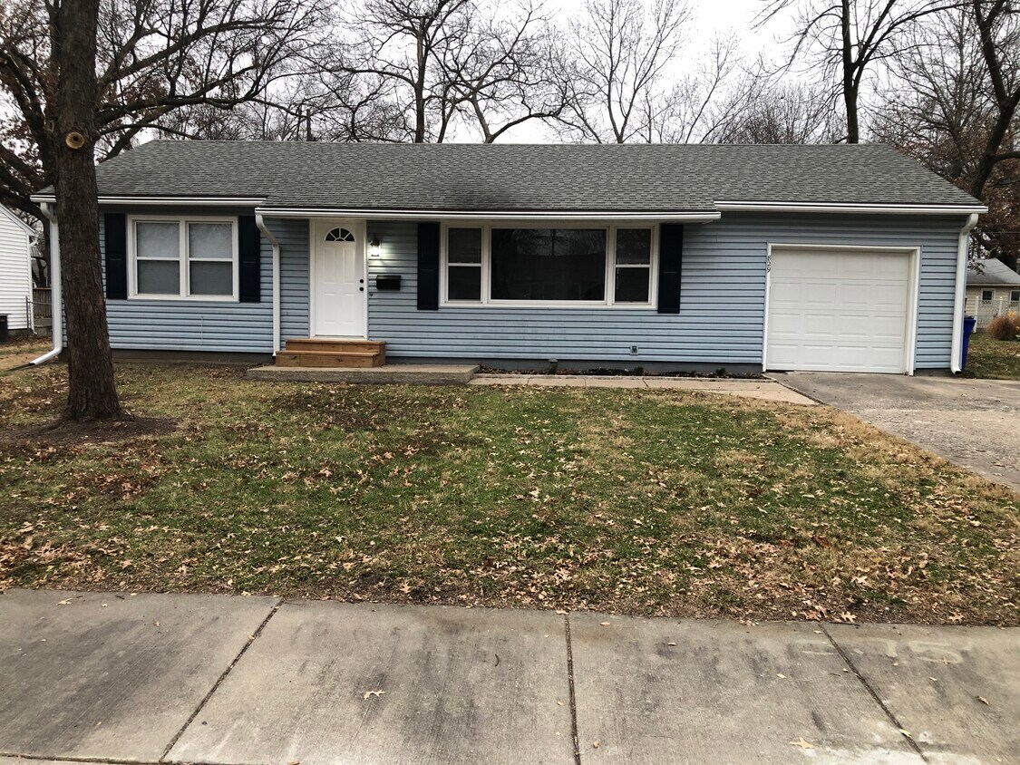Foto principal - 829 S Sherman St