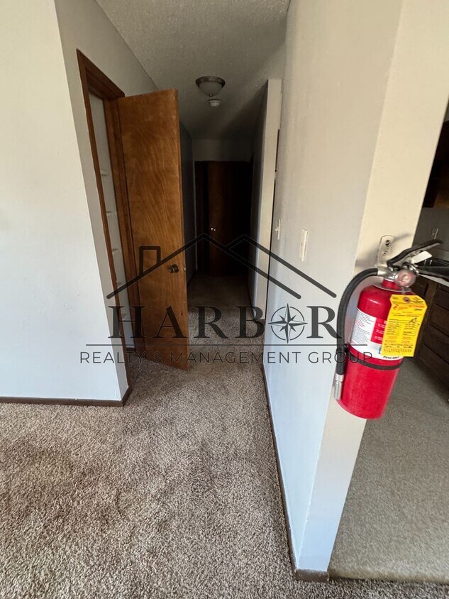 Foto principal - New Avon - 735 - 7 Non Renovated - SPECIAL...