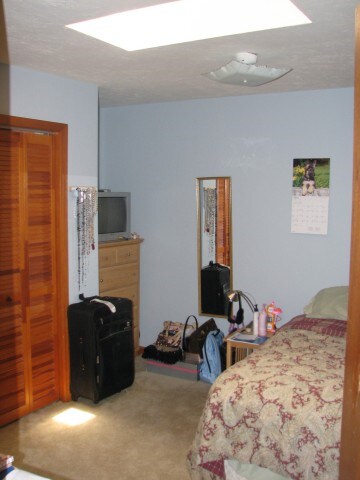 Foto del edificio - Spacious Two Bedroom, One Bath Town Home-C...