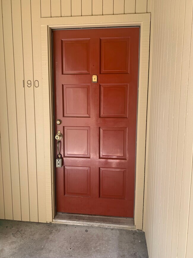 Building Photo - 505 Cypress Point Dr