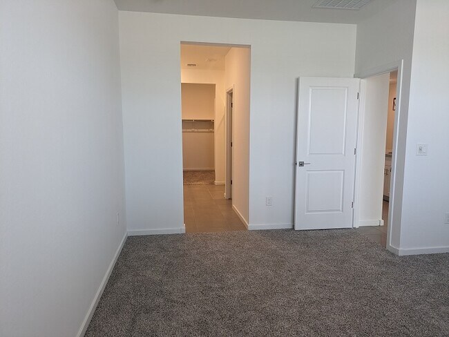 Building Photo - 35220 W Cartegna Ln