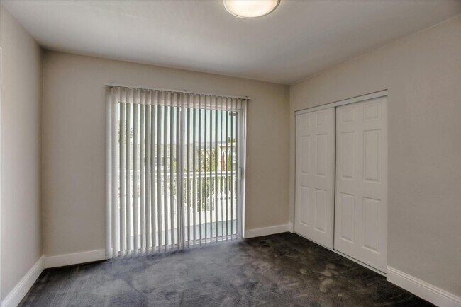 Foto del edificio - 141 Santa Clara Ave