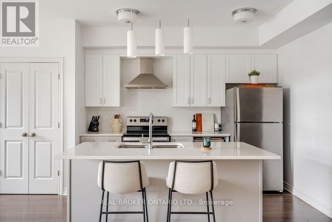 Photo du bâtiment - 590 Compass St