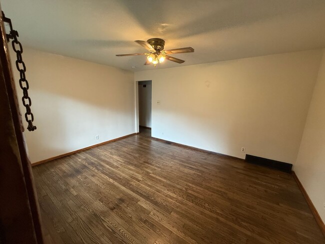 Building Photo - Remodeled 2-Bed Ranch in Akron
