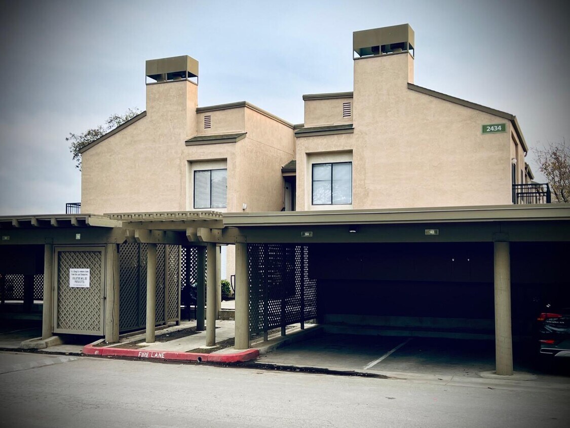 2434 N Main St, Salinas, CA 93906 Condo for Rent in Salinas, CA