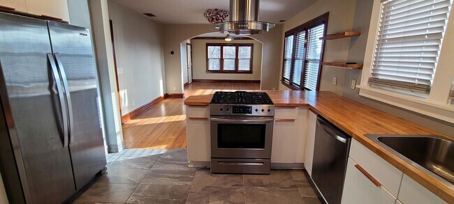 Foto del edificio - Charming 2 bedroom, 1 bathroom upper-level duplex in Saint Paul