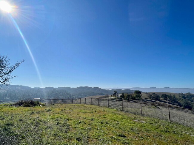 Building Photo - Remodeled Rural Country Studio Apartment w...