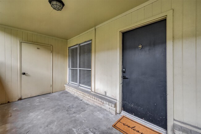 Building Photo - 7714 Renwick Dr