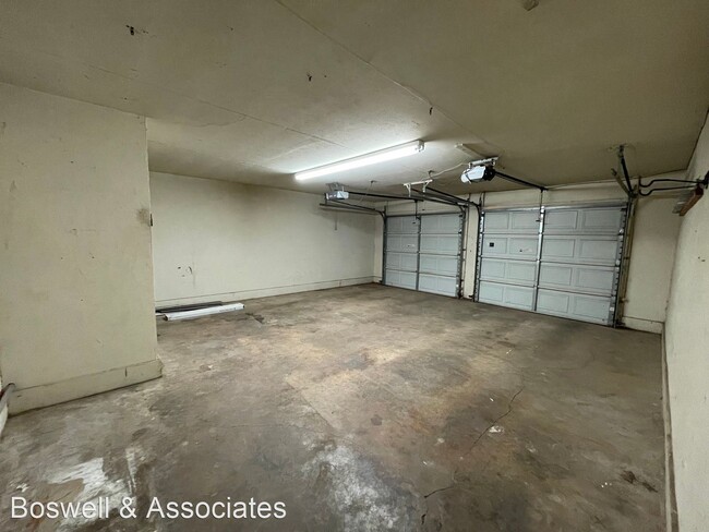 Building Photo - 3 br, 2 bath House - 3205 W. Golf Course Rd.