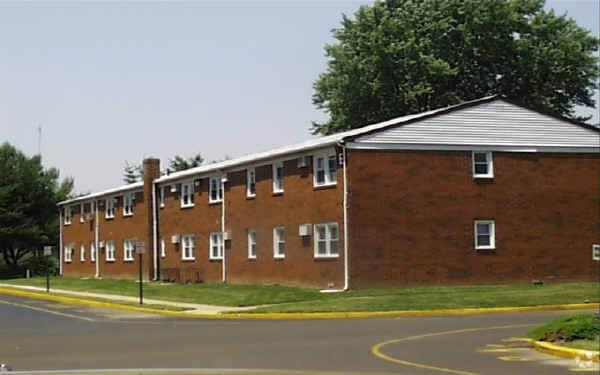 Building Photo - Country Club Apartments
